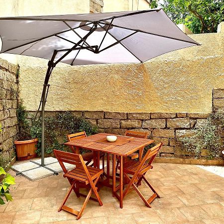 Spacious 3-Bedroom Apartment With Courtyard In Tempio Pausania - Perfect For Families Luaran gambar