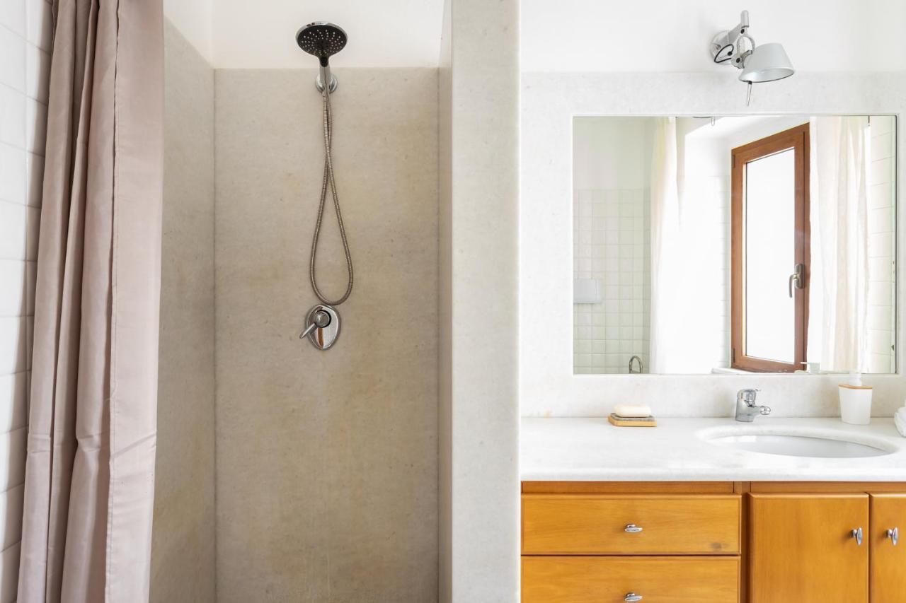 Spacious 3-Bedroom Apartment With Courtyard In Tempio Pausania - Perfect For Families Luaran gambar