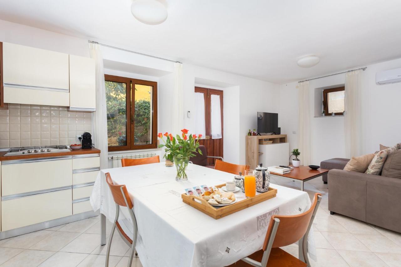 Spacious 3-Bedroom Apartment With Courtyard In Tempio Pausania - Perfect For Families Luaran gambar