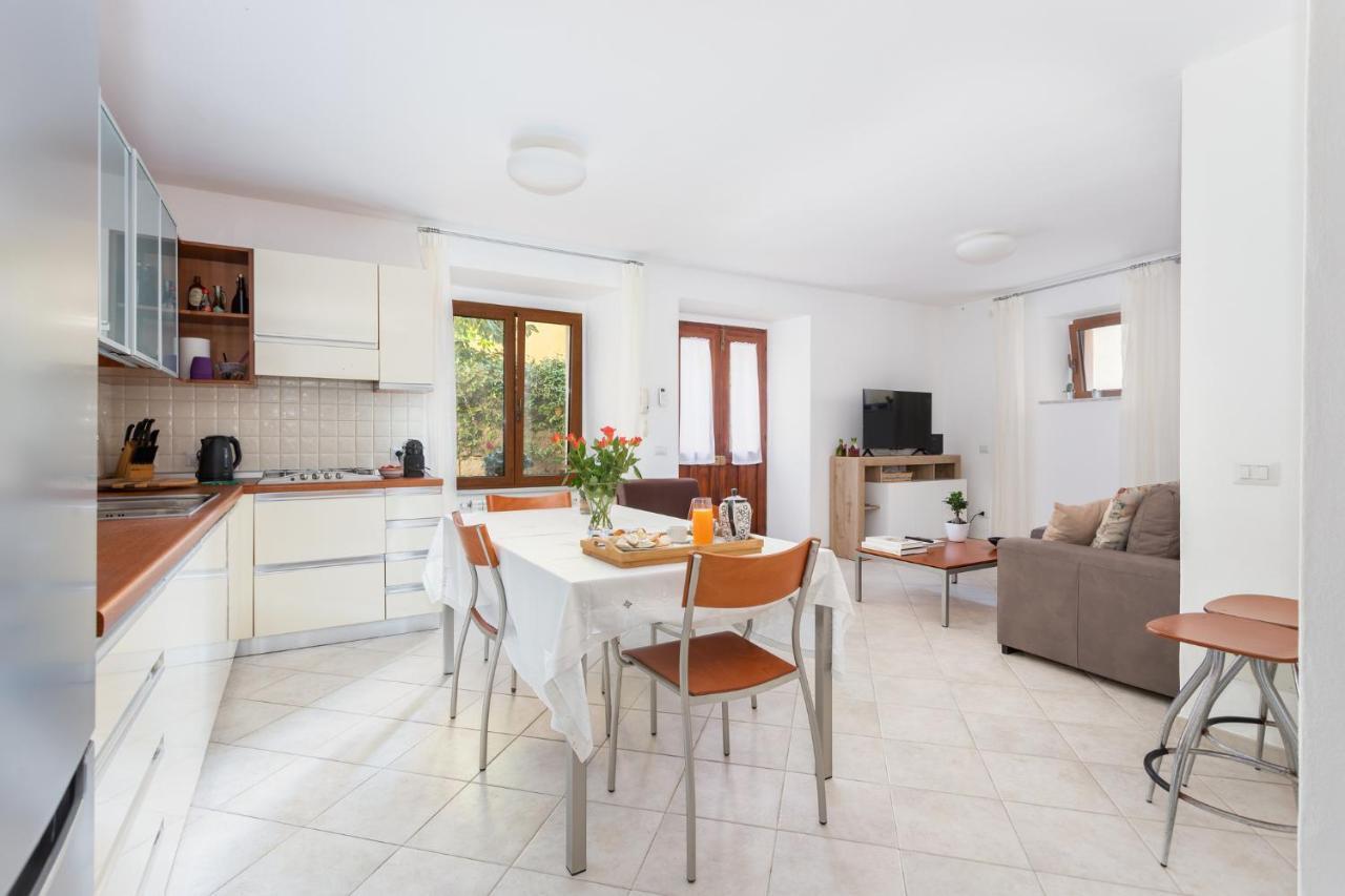 Spacious 3-Bedroom Apartment With Courtyard In Tempio Pausania - Perfect For Families Luaran gambar