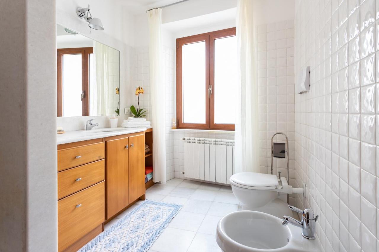 Spacious 3-Bedroom Apartment With Courtyard In Tempio Pausania - Perfect For Families Luaran gambar