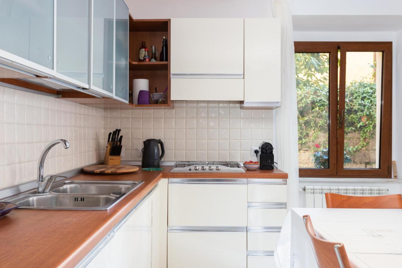 Spacious 3-Bedroom Apartment With Courtyard In Tempio Pausania - Perfect For Families Luaran gambar