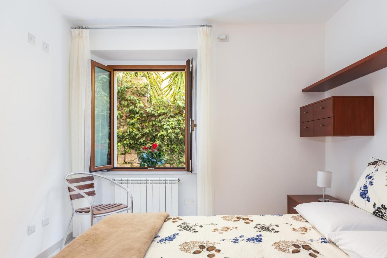 Spacious 3-Bedroom Apartment With Courtyard In Tempio Pausania - Perfect For Families Luaran gambar