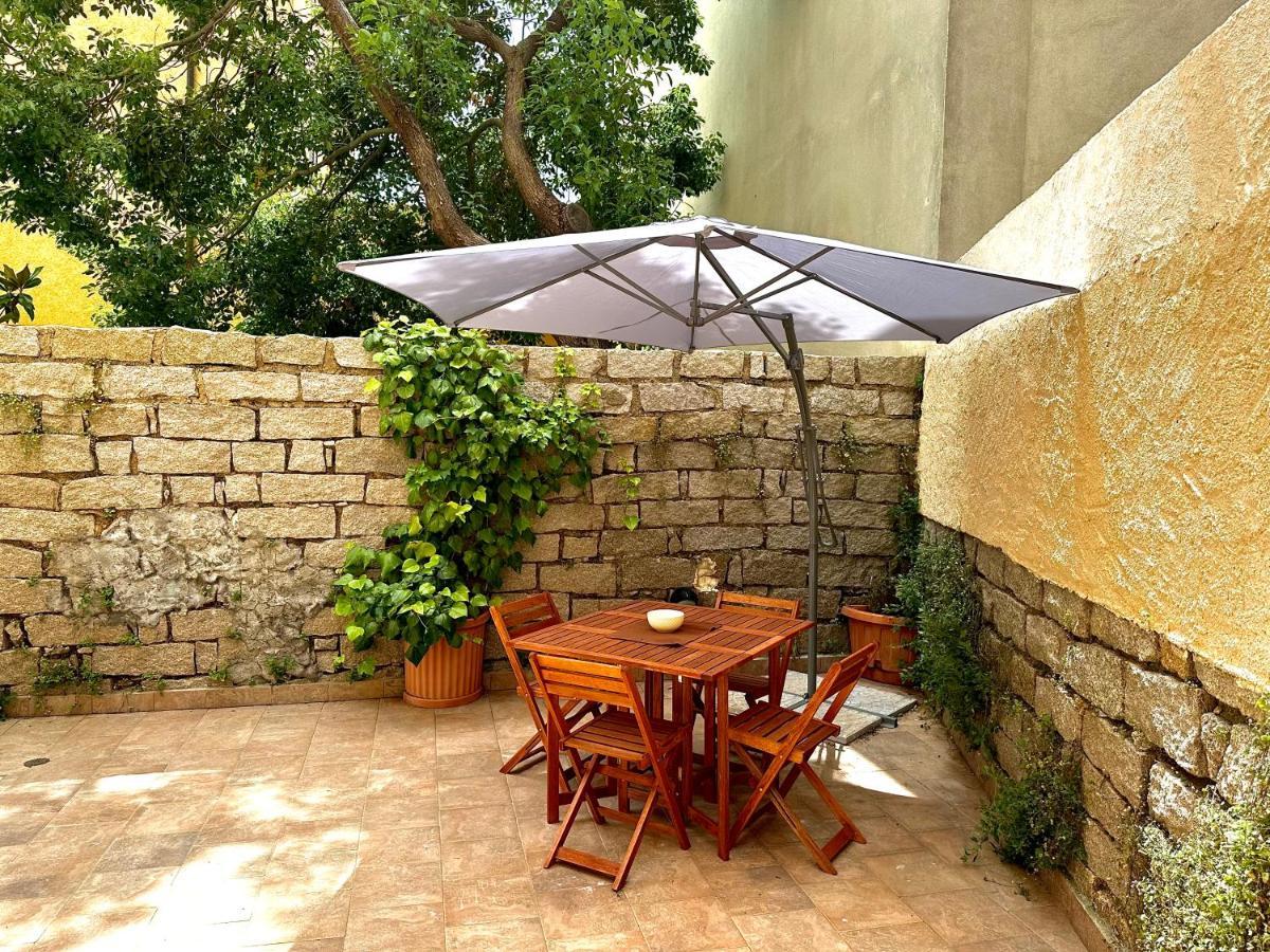 Spacious 3-Bedroom Apartment With Courtyard In Tempio Pausania - Perfect For Families Luaran gambar